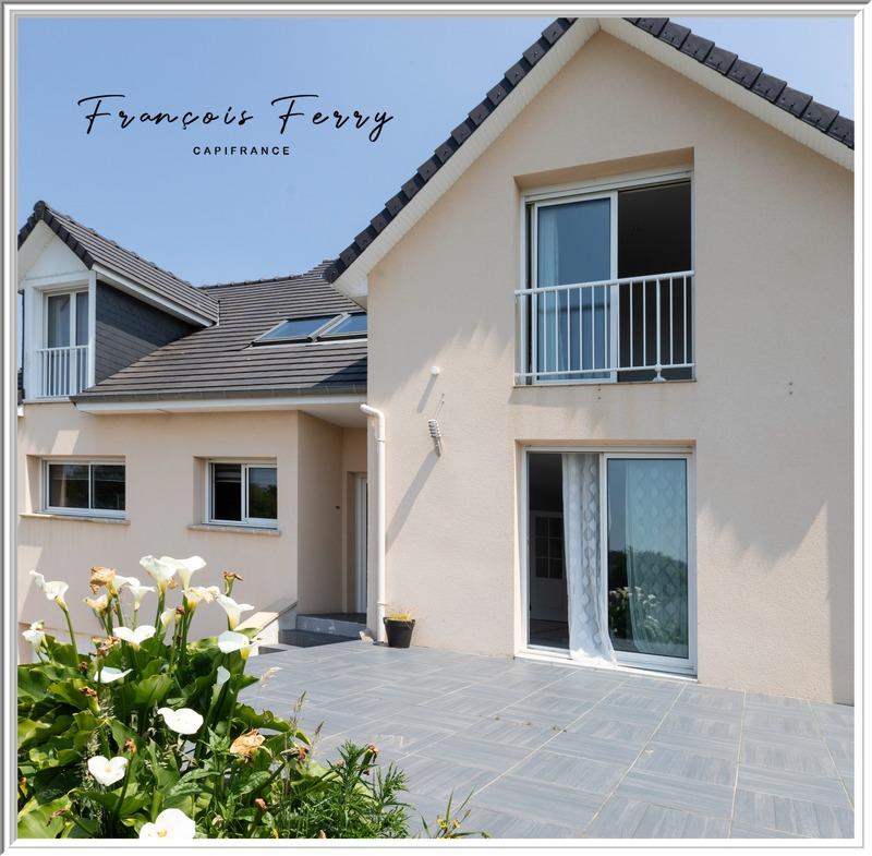 Maison - 205 m² - 8 pièces