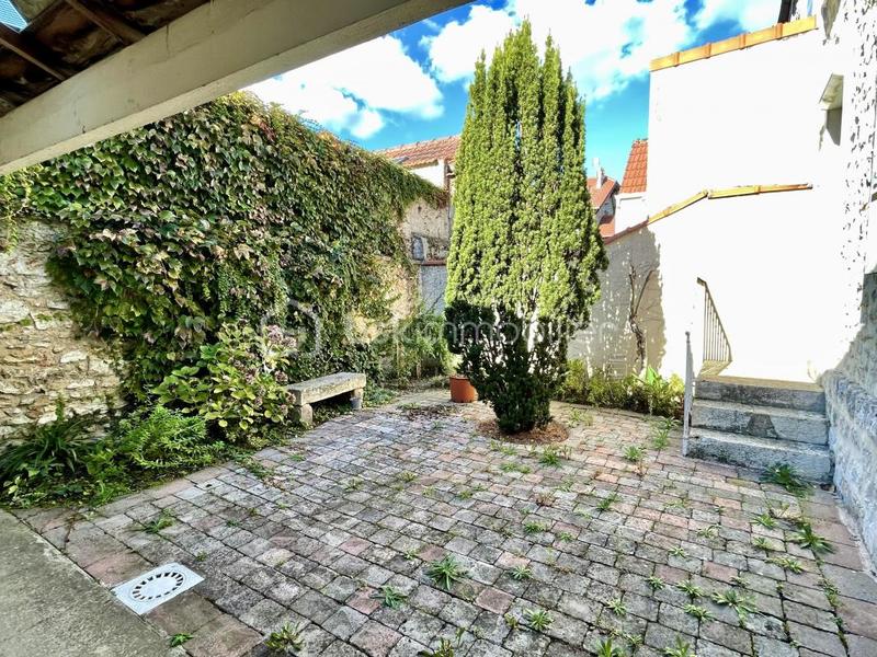 Maison en pierre - 154 m² - 7 pièces