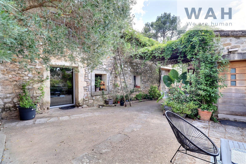 Maison - 300 m² - 10 pièces