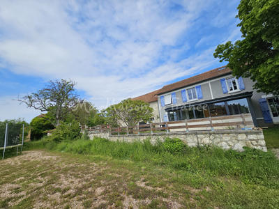 Maison - 200 m² - 7 pièces