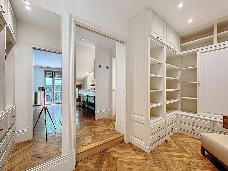 Villa - 230 m² - 6 pièces