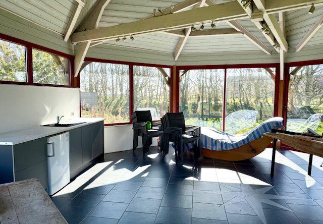 Maison - 260 m² - 9 pièces