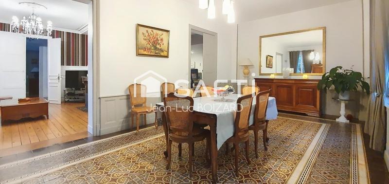 Maison de maîtres - 179 m² - 9 pièces