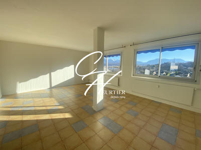 Appartement - 79 m² - 3 pièces