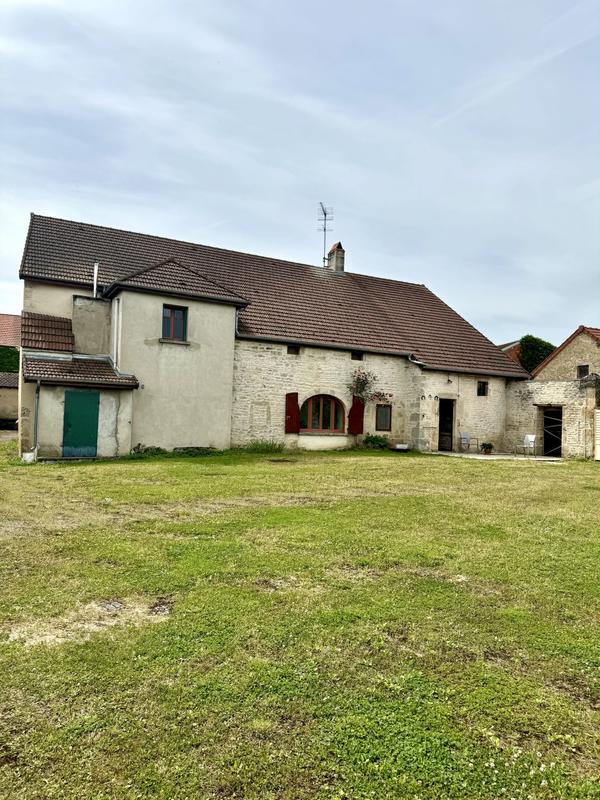 Maison ancienne - 180 m² - 12 pièces