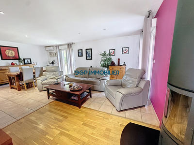 Maison traditionnelle - 153 m² - 5 pièces