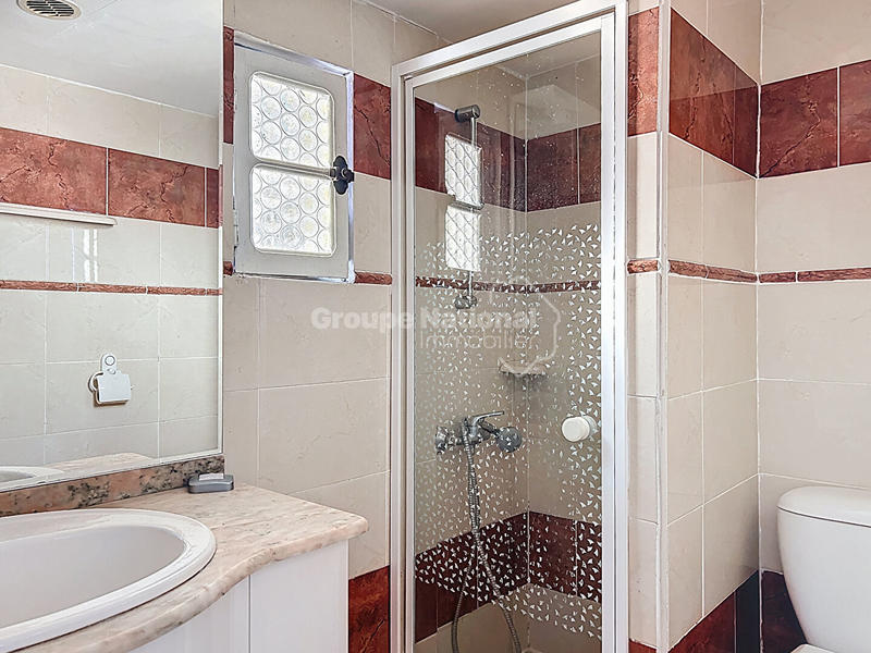 Maison - 253 m² - 12 pièces