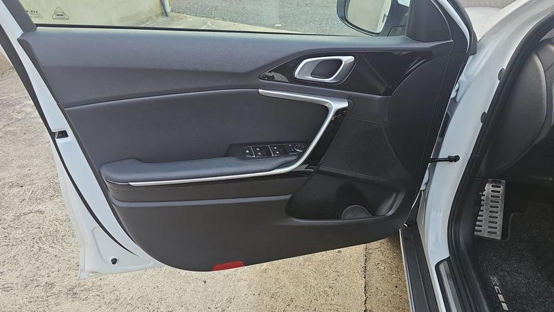 Kia Xceed 1.6 GDi 141 Hybrid Dct6 Black