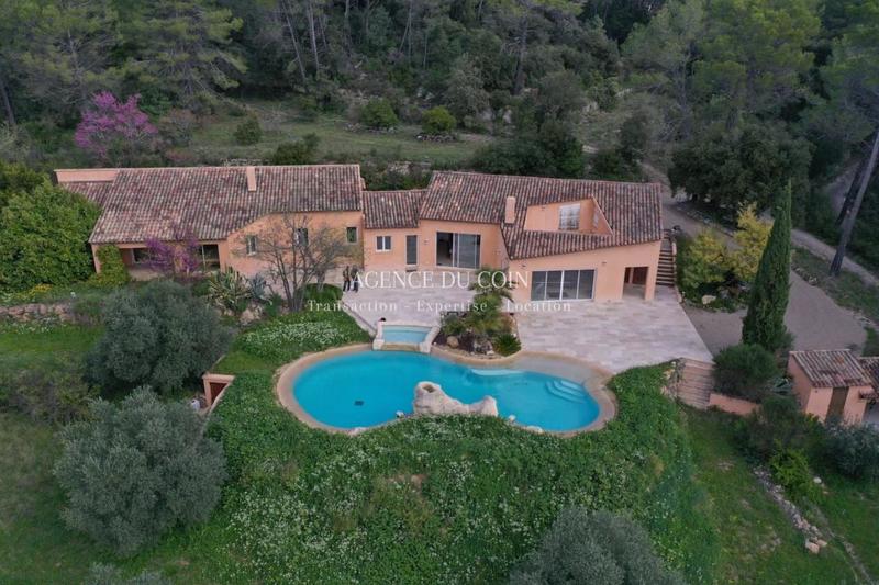Villa - 295 m² - 7 pièces