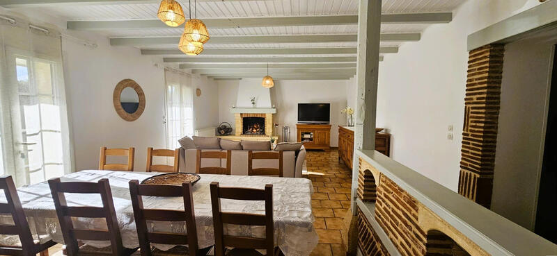 Maison - 140 m² - 4 pièces