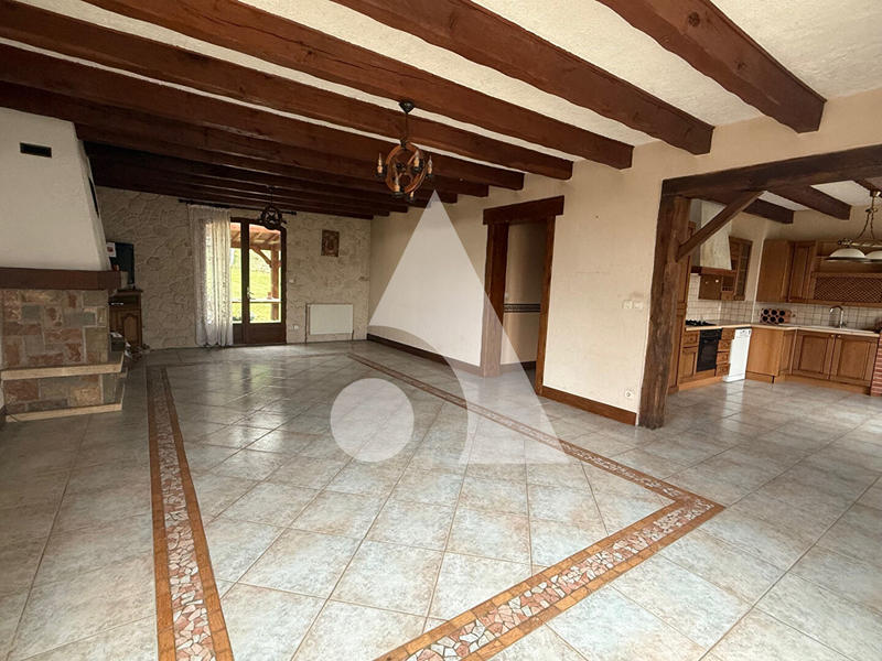 Maison - 222 m² - 7 pièces