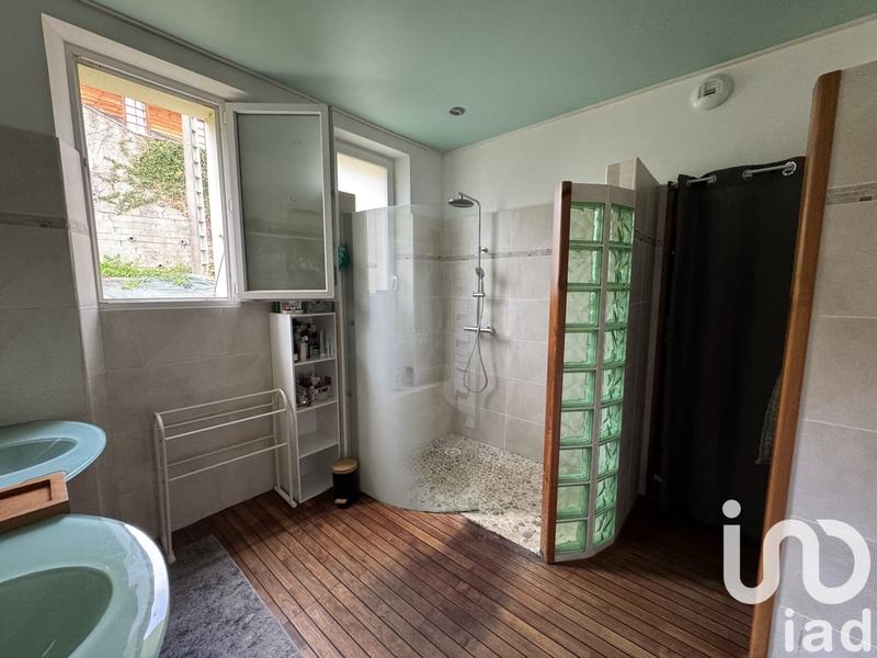 Maison - 200 m² - 8 pièces