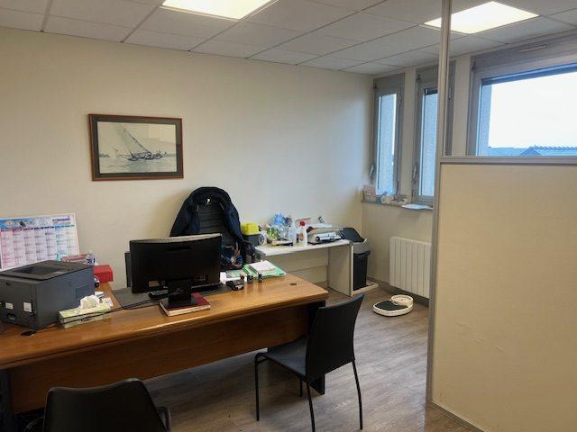 Bureau - 130 m² - 7 pièces