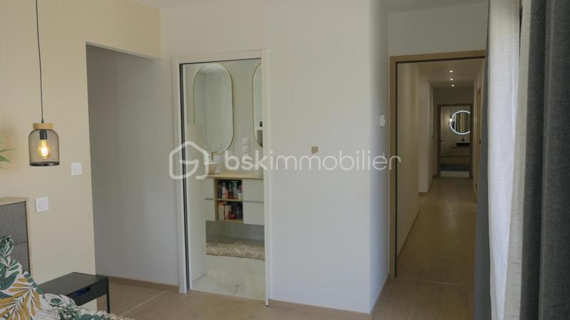 Maison - 180 m² - 6 pièces