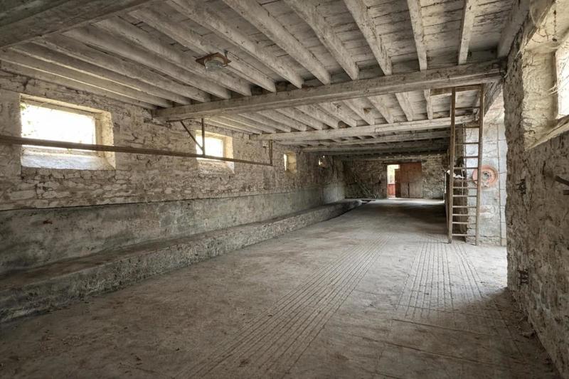 Corps de ferme - 185 m² - 8 pièces