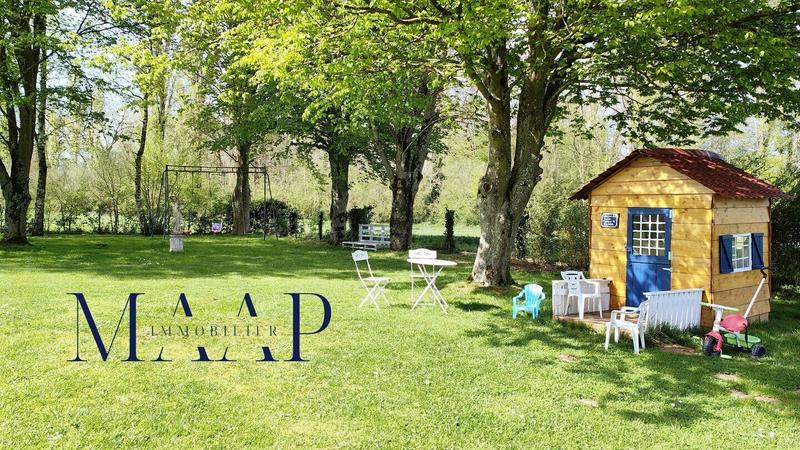 Maison - 303 m² - 11 pièces