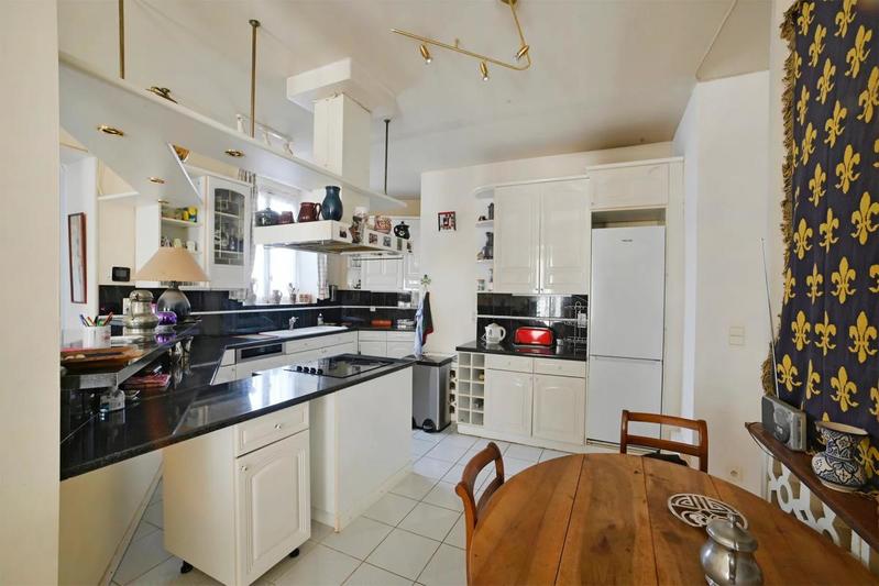 Appartement - 220 m² - 5 pièces