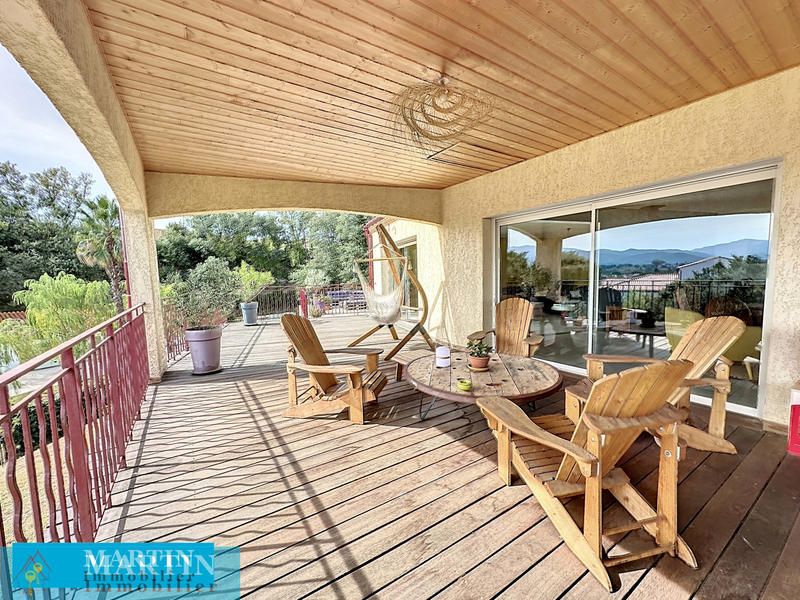 Villa - 325 m² - 10 pièces