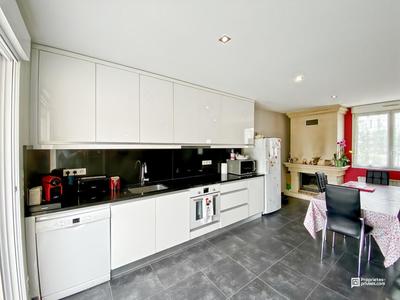 Maison - 90 m² - 5 pièces