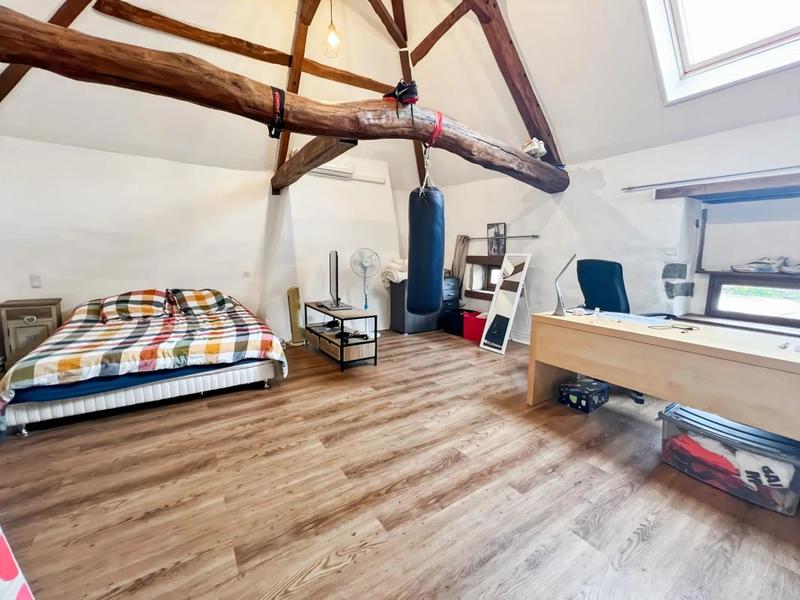 Maison - 198 m² - 6 pièces