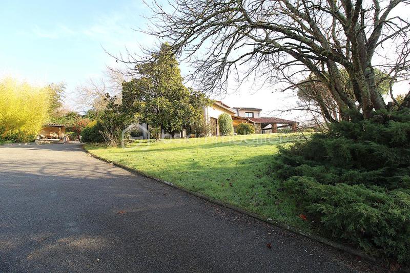 Demeure - 190 m² - 5 pièces