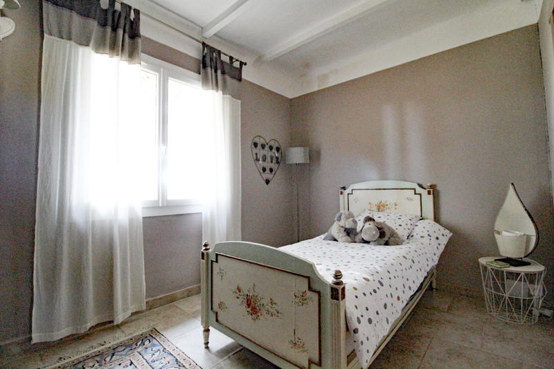 Maison - 325 m² - 9 pièces