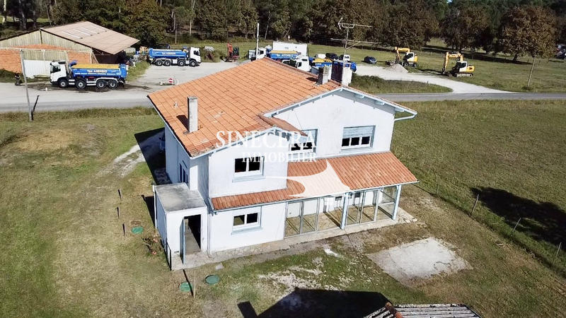 Maison - 190 m² - 9 pièces