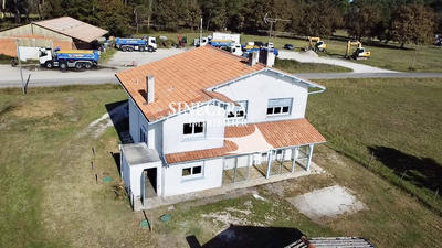 Maison - 190 m² - 9 pièces