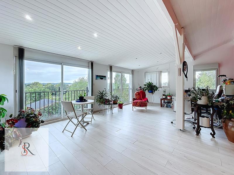 Maison - 265 m² - 8 pièces