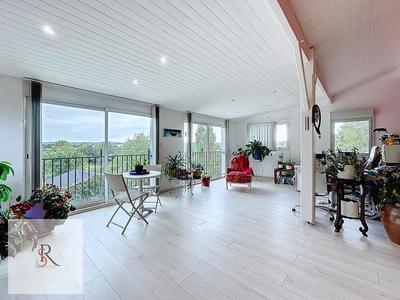 Maison - 265 m² - 8 pièces