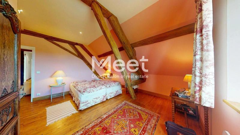 Maison - 561 m² - 15 pièces