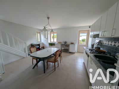 Maison - 152 m² - 7 pièces