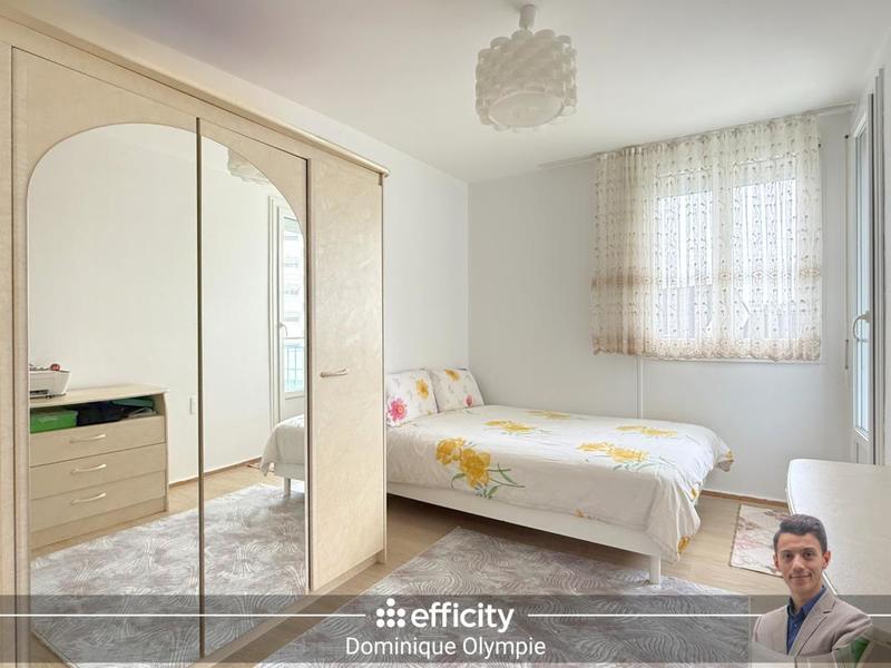 Appartement - 80 m² - 5 pièces