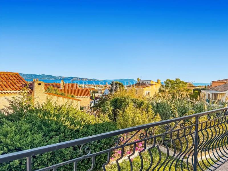 Maison - 192 m² - 7 pièces