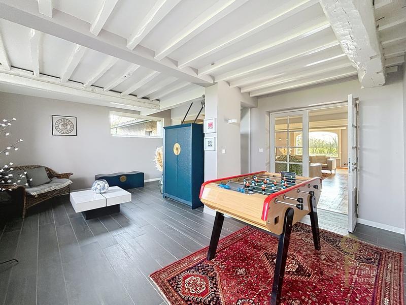 Maison - 359 m² - 7 pièces