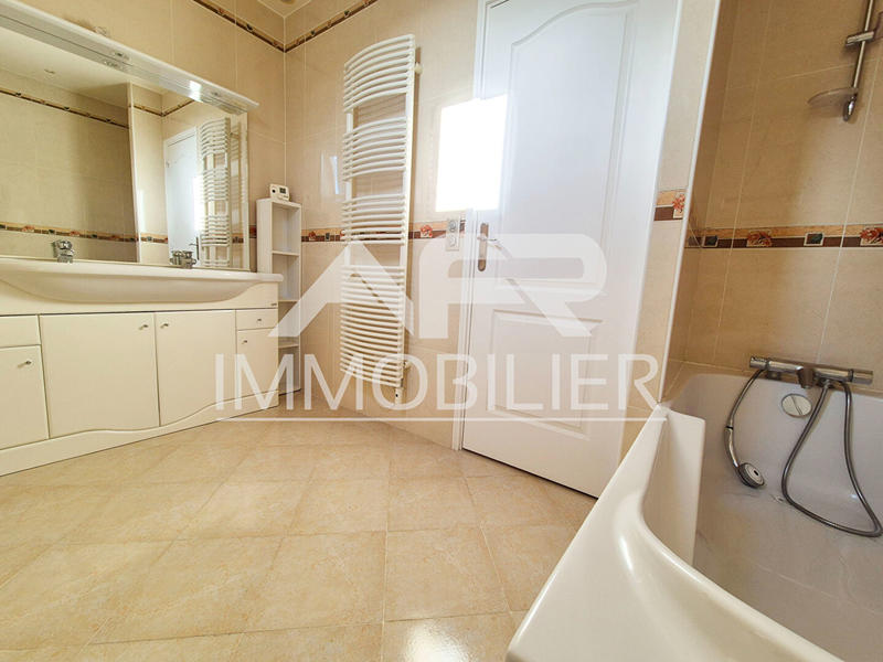 Maison - 120 m² - 5 pièces