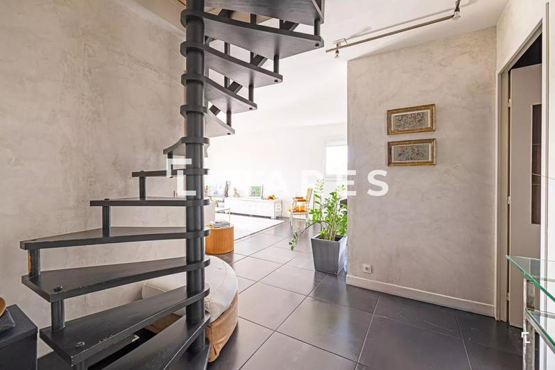 Appartement - 84 m² - 4 pièces