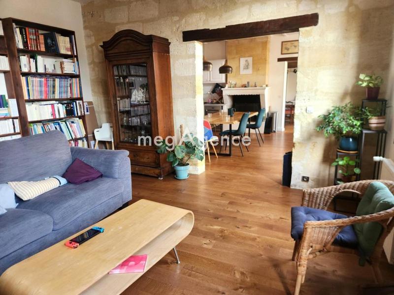 Maison - 230 m² - 8 pièces