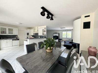 Maison - 143 m² - 7 pièces