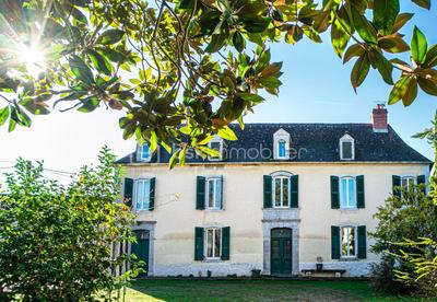 Maison traditionnelle - 212 m² - 6 pièces