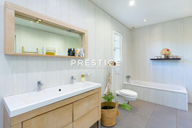 Bastide - 294 m² - 6 pièces