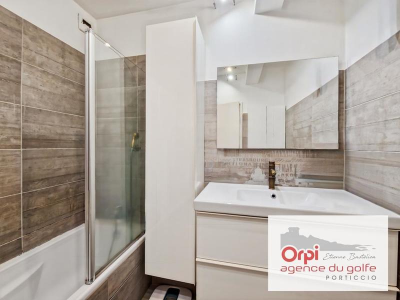 Appartement - 96 m² - 4 pièces