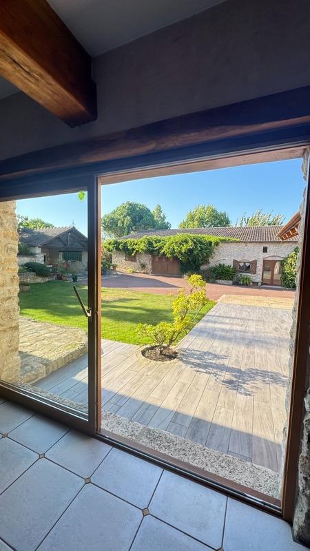 Propriété - 230 m² - 7 pièces