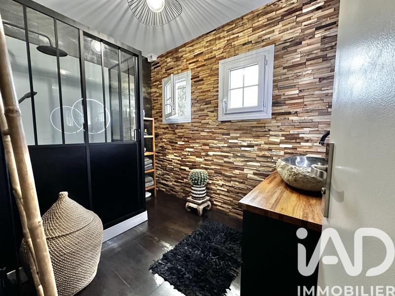 Maison - 300 m² - 8 pièces