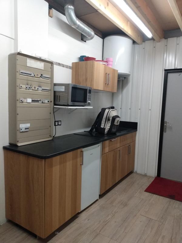 Bureau - 250 m² - 6 pièces