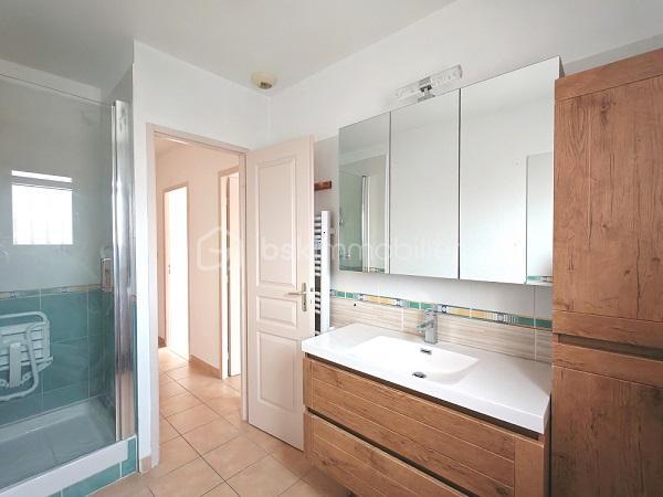 Maison traditionnelle - 84 m² - 4 pièces