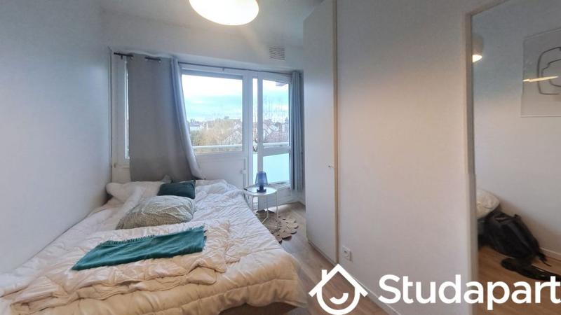 Chambre - 81 m² - 1 pièce