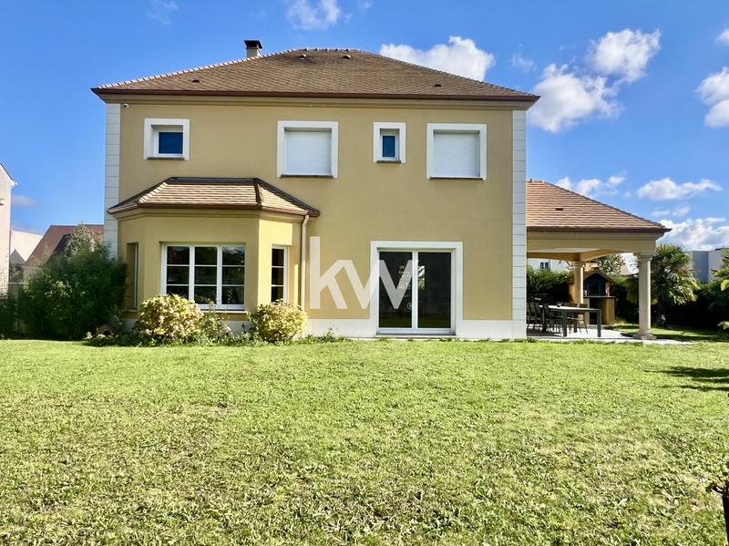 Maison - 140 m² - 6 pièces