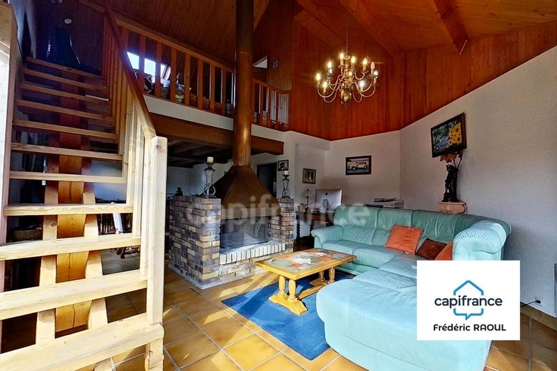 Maison - 202 m² - 8 pièces