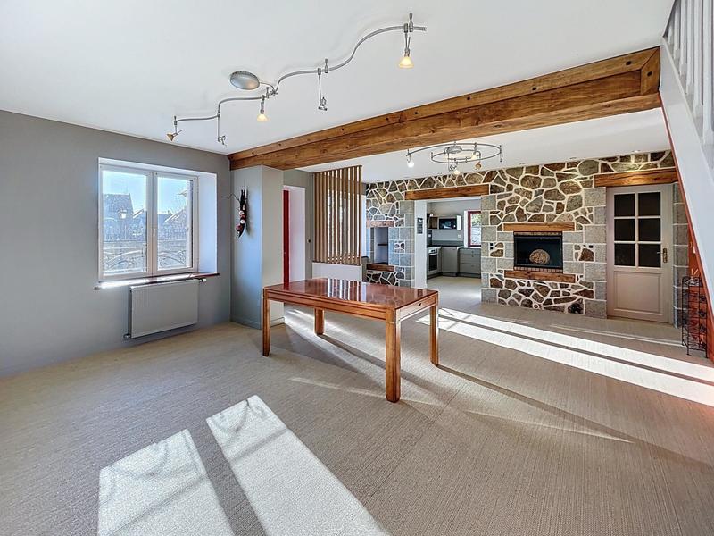 Maison - 180 m² - 7 pièces